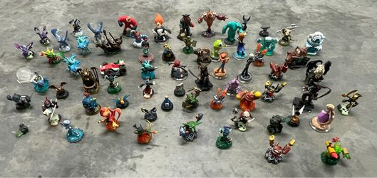 Vtg figures