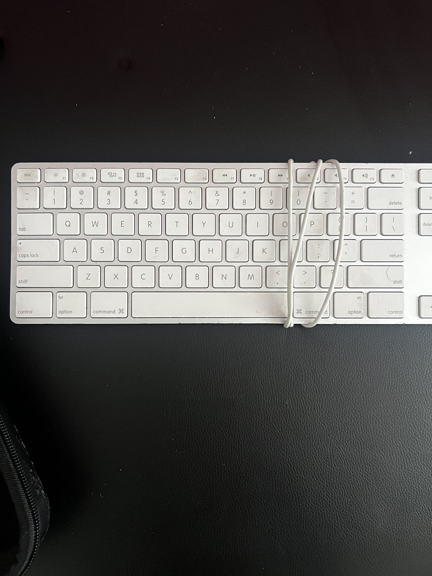 Apple Keyboard