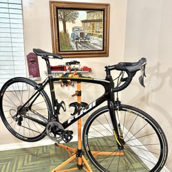 Fuji Gran Fondo 2.3 Full Carbon Road Bike 