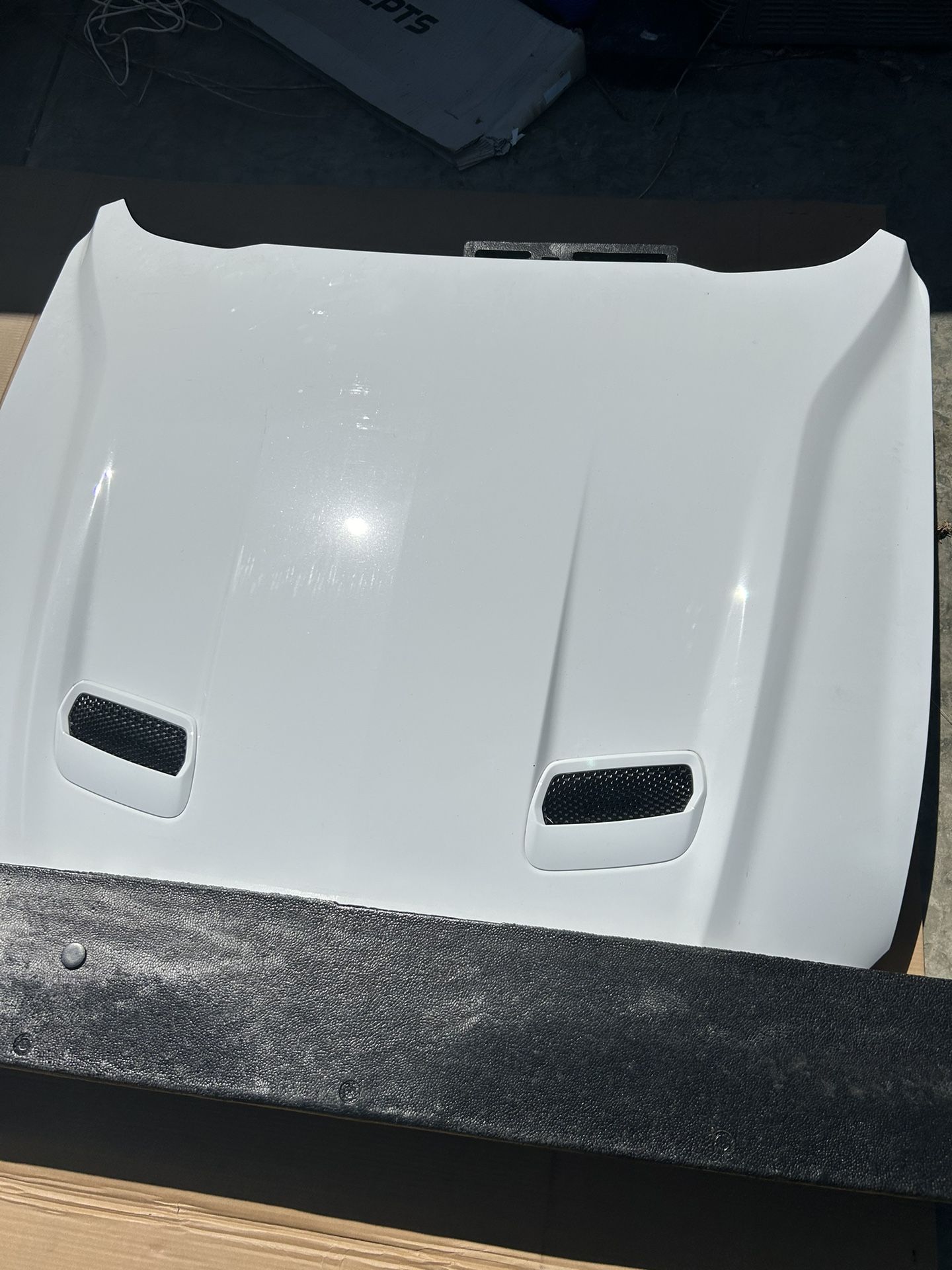 New Take Off Original Hood Fits 2018-2023 Ford Mustang GT OXFORD WHITE  YZ