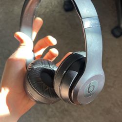 Beats Solo 3 Headphones All Black (charger Included)