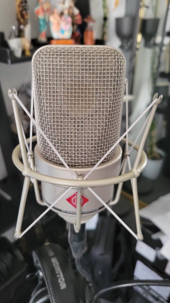 Nuemann TLM 49 Condensor Microphone