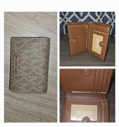 Michael Kors Bi-Fold Wallet