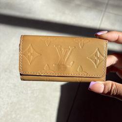 Louis Vuitton Monogram Vernis Leather Multicles 4 Ring Key Case Noisette