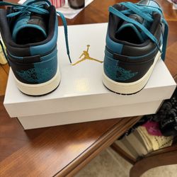 Authentic Original Women’s Air Jordan 1 Low SE