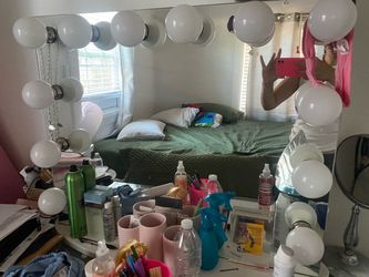 Vanity mirror