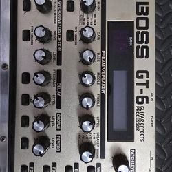 Boss GT6 guitar pedals/effects processor