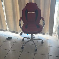 Gaming Chair/Office Chair (NEGOTIABLE!!!)