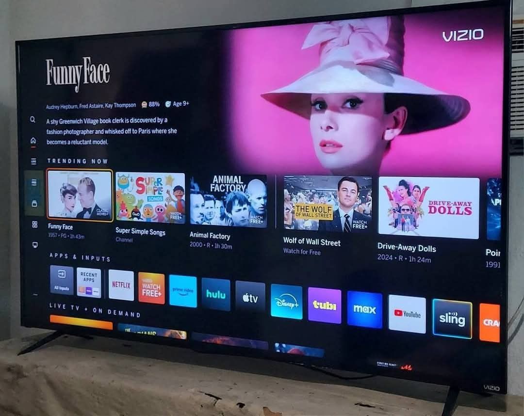 🟥SMART CAST TV VIZIO XLED 70" 4K VIVID HDR10 DOLBY VISION FULL UHD 2160p🟩 (NEGOTIABLE)🟨 FREE DELIVEY🟥