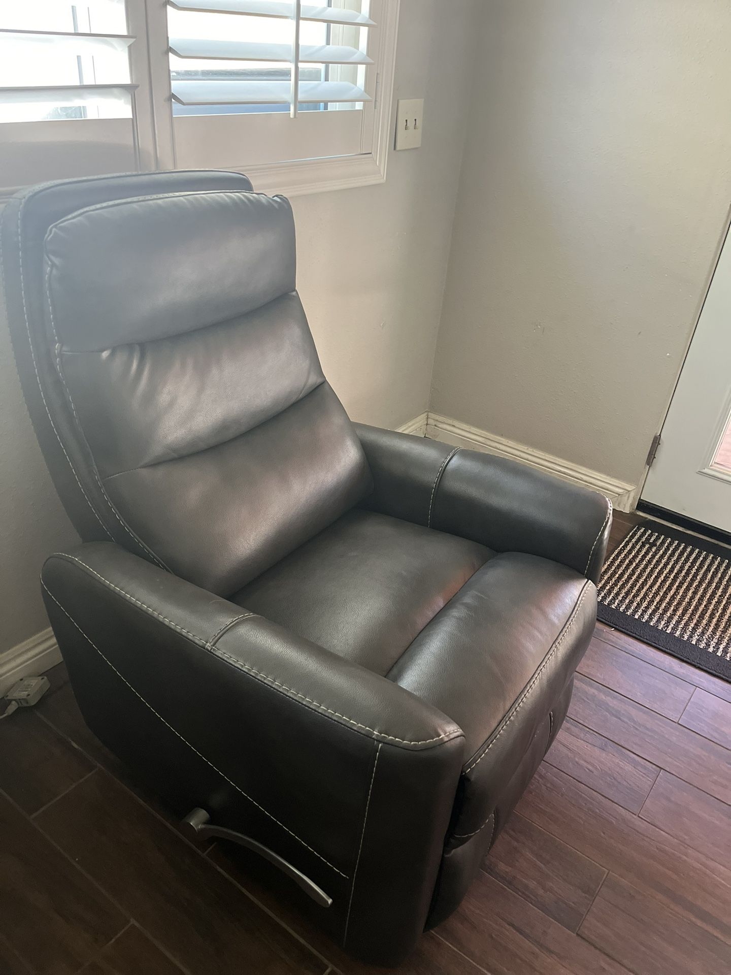 Recliner Chair 