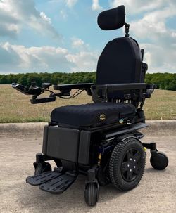 Quantum Edge 3 Rehab Powerchair w/iLevel Seat Elevation, Tilt & more!