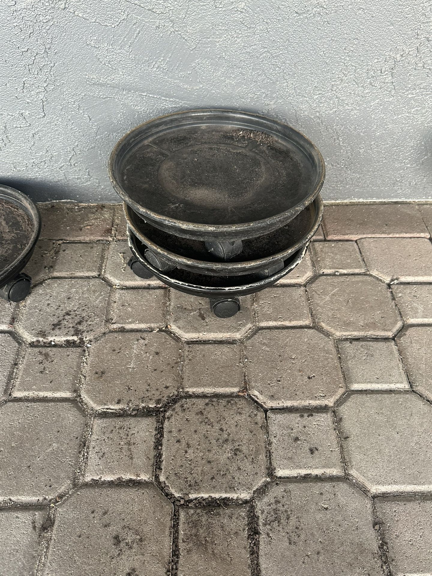 Fasmov 3 Pcs Plant Pallet Caddy Plant Stand Round Flower Pot Mover, Plant Pot Pallet Dolly Caster with Universal Wheels (Black