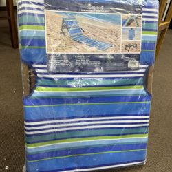Melino Beach Lounger With Tray Table