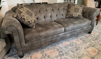 High quality couch - Ashley Furniture (contact info removed) Tufted Sofa | Made in USA | very good Condition