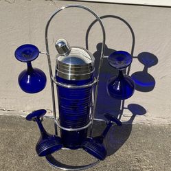Vintage Cocktail Shaker W/glasses