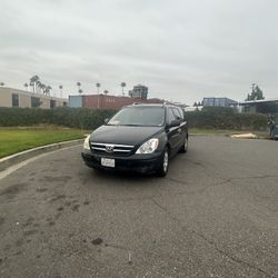 2007 Hyundai Entourage