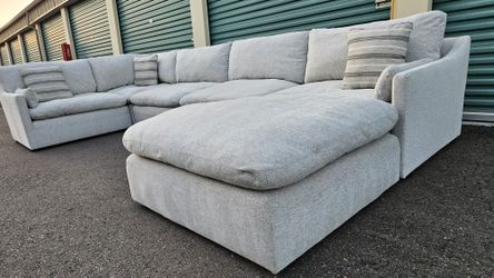 FREE DELIVERY!!! Living Spaces “Alana” Modular 6 Pc Sectional Couch ($2.6k Retail...50% OFF!!!)