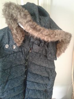 GREEN TEA HOOD VEST WOMEN'S LARGE , COLOR IS GREEN!!!