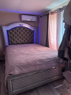 Queen Full Bedroom Set (Ashley Furniture)