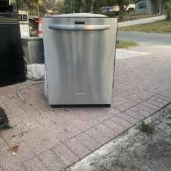 KitchenAid Top Control 24 Inch Built In Dishwasher 43 dBA