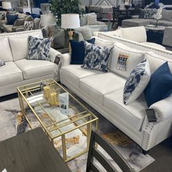 Stunning Sofa Loveseat! ⭐️📱🩷 $1,999! 