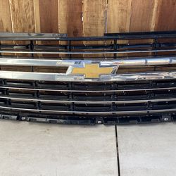 2021-2024 CHEVROLET TAHOE SUBURBAN UPPER GRILLE OEM NEW LT Bright CHROME OEM NEW