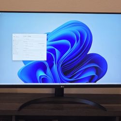 32" monitor LG 4K resolution. Some flaws. Read description