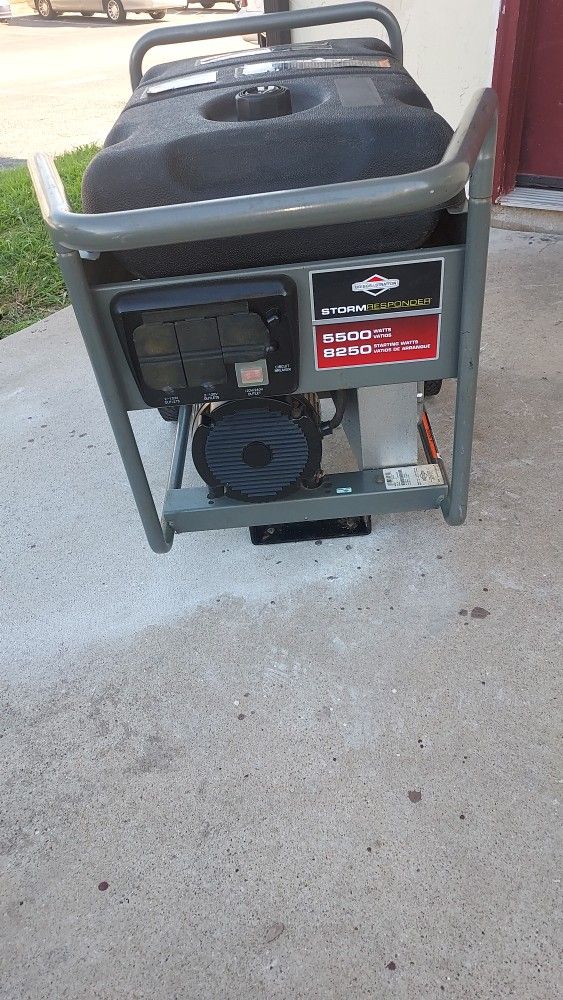 Briggs And Stratton 5500/8250 Generator for Sale in Fort Worth, TX
