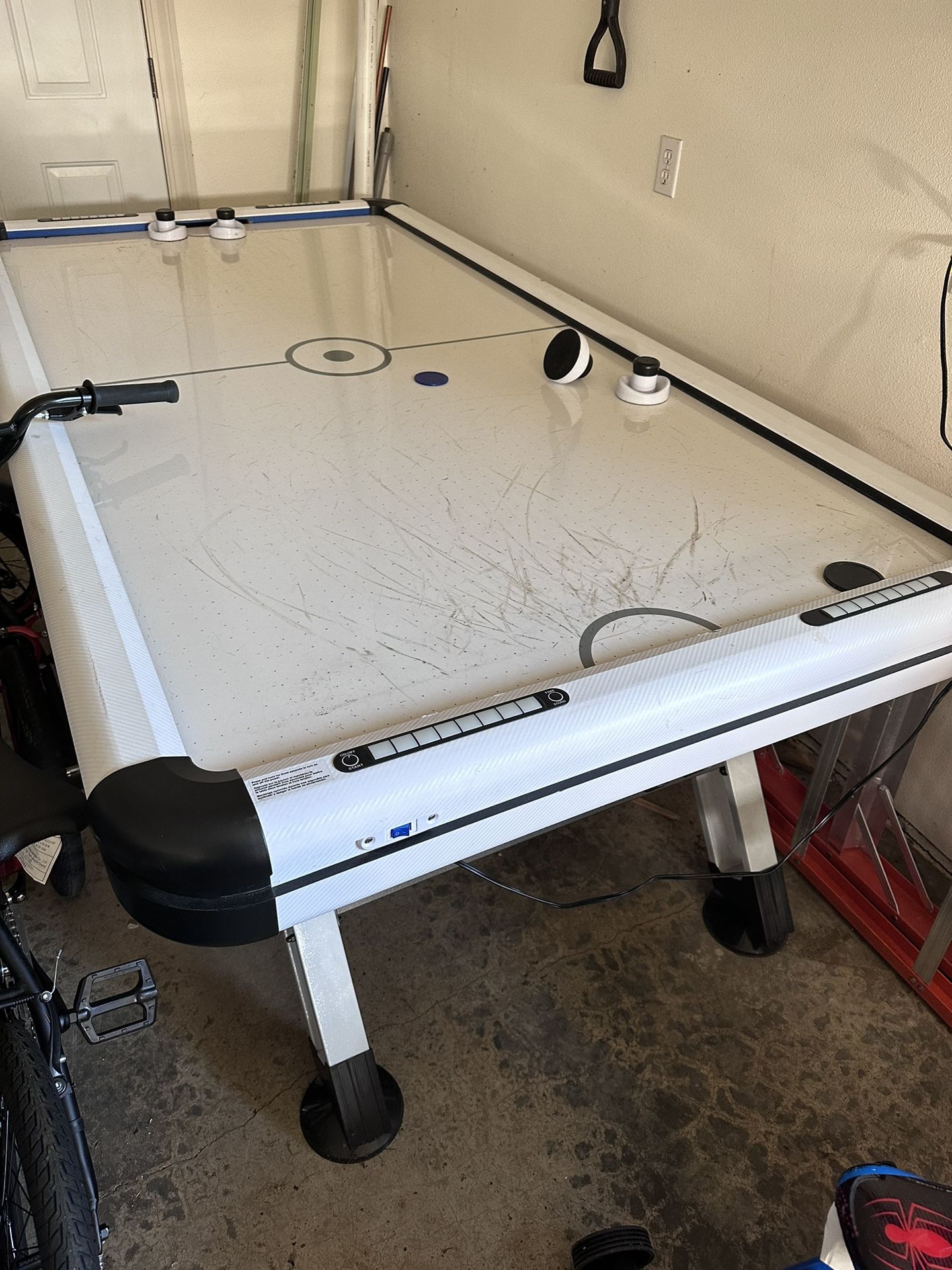 Air Hockey Table