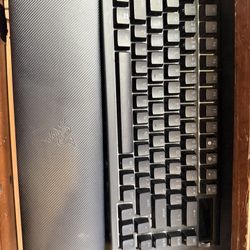 Razer BlackWidow V4 Pro 75% Keyboard 