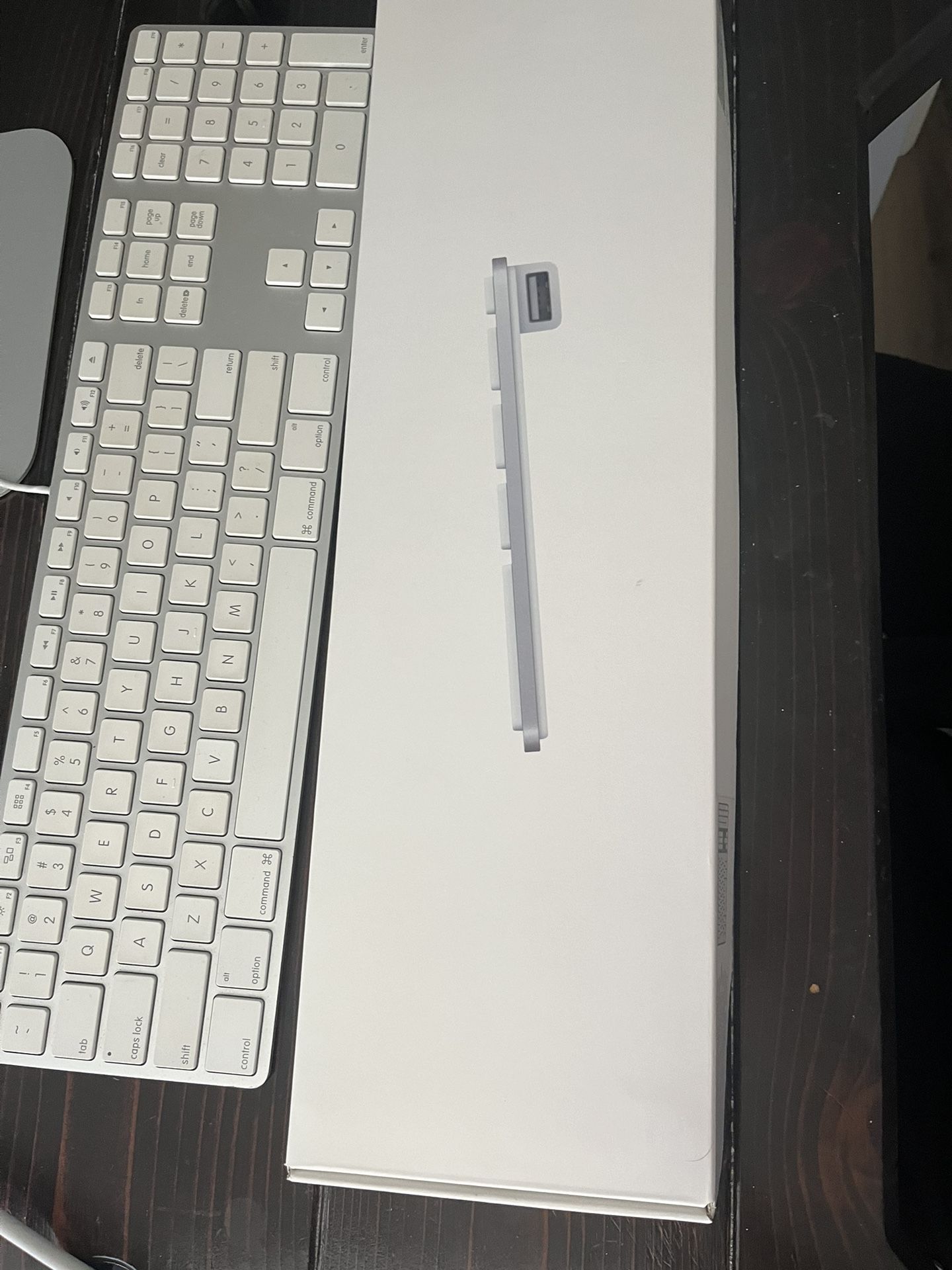 Apple Keyboard 