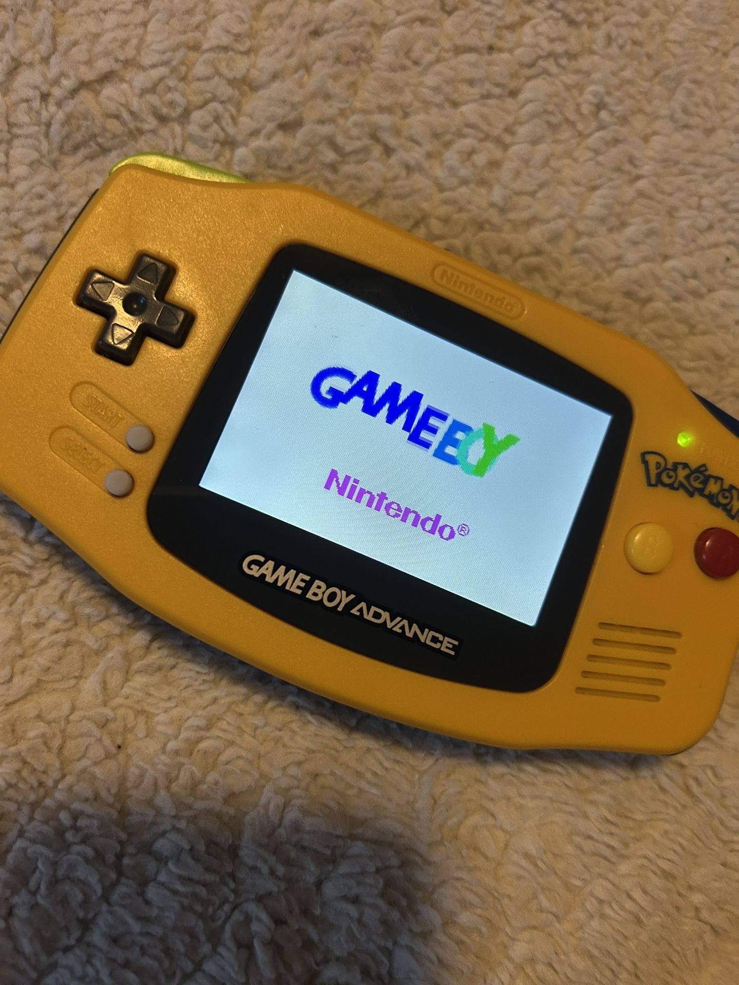 Pickachu Edition Game Boy (Reshell) and EZFLASH