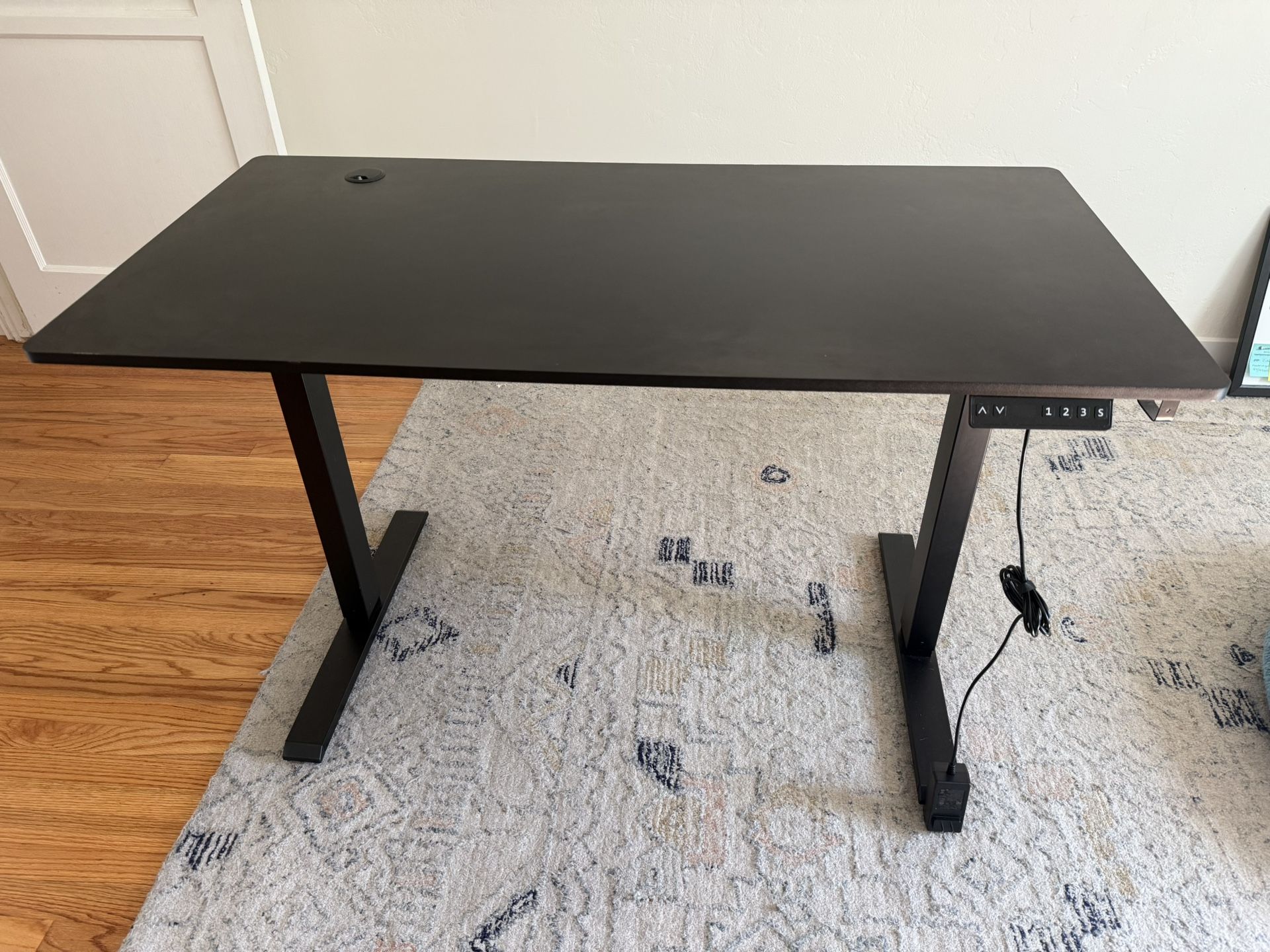 Adjustable desk With 2 Monitors