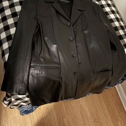 Albert Nipon City 46R - Genuine Leather ; 50% Nylon : 50% Acetate ; Made In China ; RN # 47338