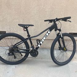 Like New! Black Trek Marlin Mountain Bike w/Small Frame