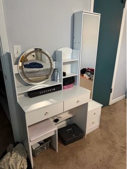 Make up vanity