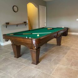Traditional Pool Table 