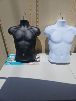 Man and Women halla maniquíes
