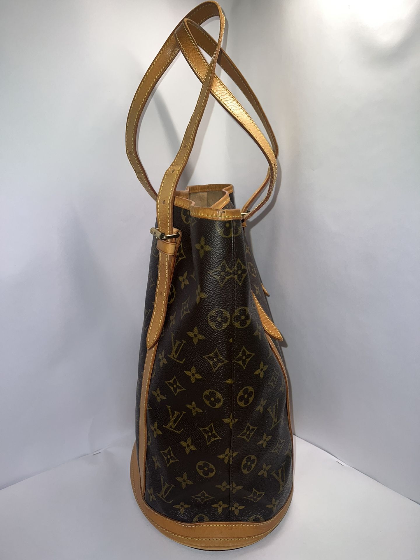 Louis Vuitton Bucket Bag  2004 collection for Sale in Rockville Centre, NY  - OfferUp