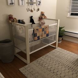 Crib/ Toddler Bed 