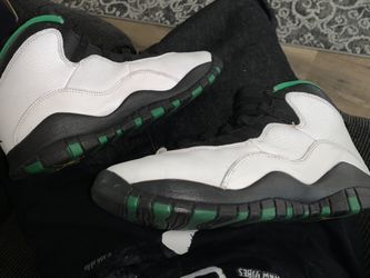 Asking 60$ Jordan 10 Retro Seattle Size 7y