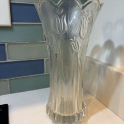 Vintage Clear Glass Flower Vase Tulip Floral Pattern Tall