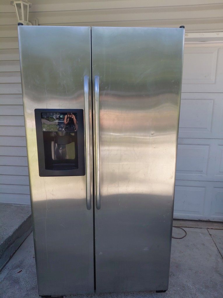 GE Refrigerator Front Stainless Steel Side By Side