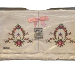 Brand New Vintage Heritage Hand Embroidered Flowers Sheet and Pillow Cases 