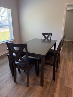 Beautiful 6-Piece Dining Set – Excellent Condition!