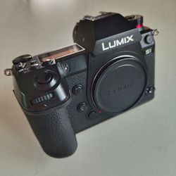 Lumix S1 Full Frame DSLR