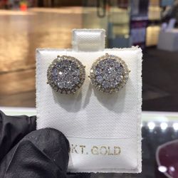 10k Gold Lab Grown Bog Diamond Earrings Screw Back Available In Stock..💎💎💎💎