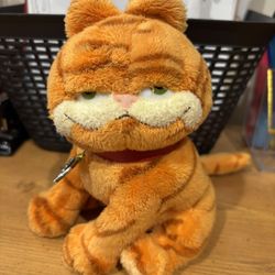 Garfield Plushie 