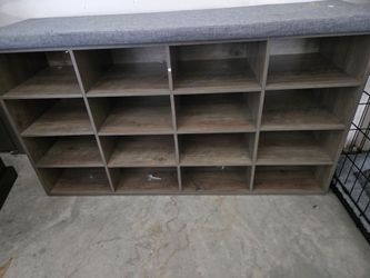 Shoe rack with sitting bench