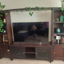 Tv Entertainment Center ..